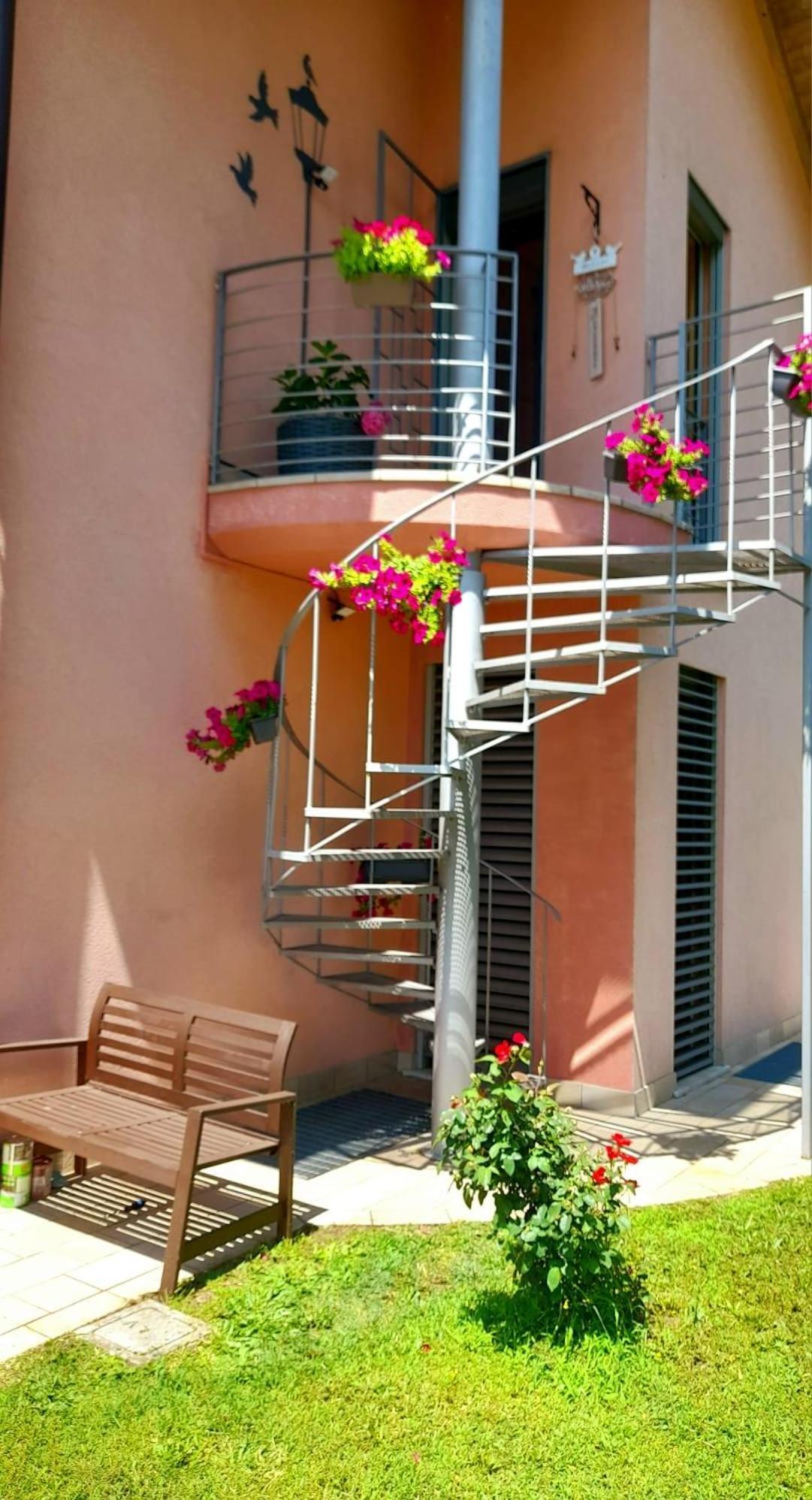 Villa Dei Tramonti Gavirate Exterior photo